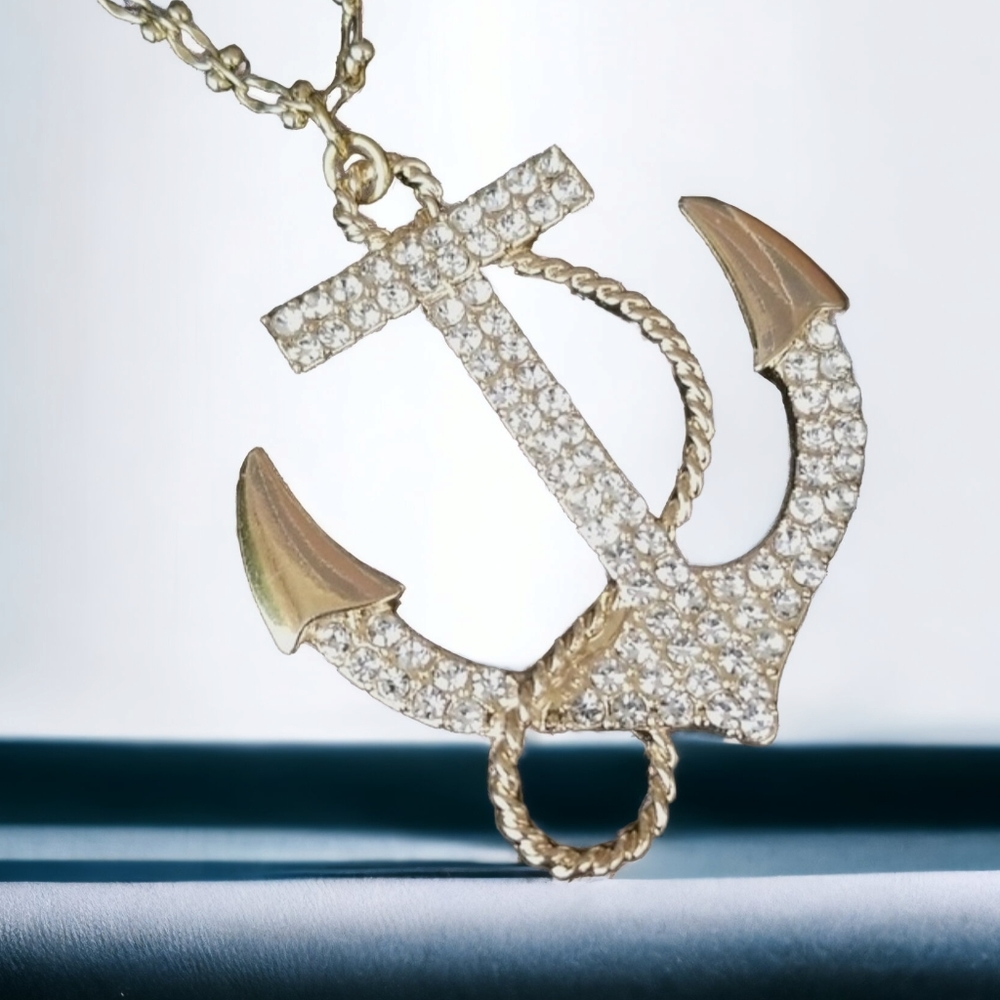 NWT Hand Crafted Rhinestone Anchor Pendant Goldtone Finish Necklace - Picture 1 of 12